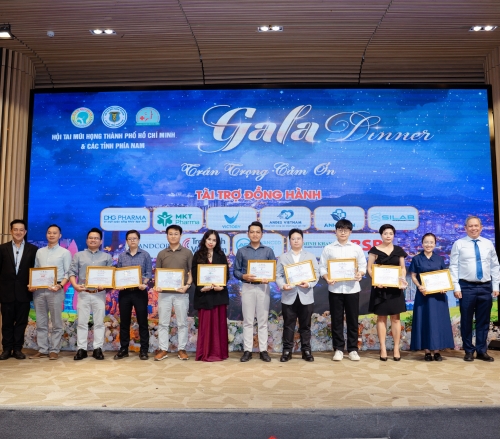 Khoảnh khắc vinh danh tài trợ đồng hành tại Gala Dinner Hội nghị Khoa học Tai Mũi Họng 2026